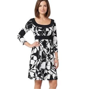 Women’s Dress S Black White Abstract Empire Fit & Flare Knee